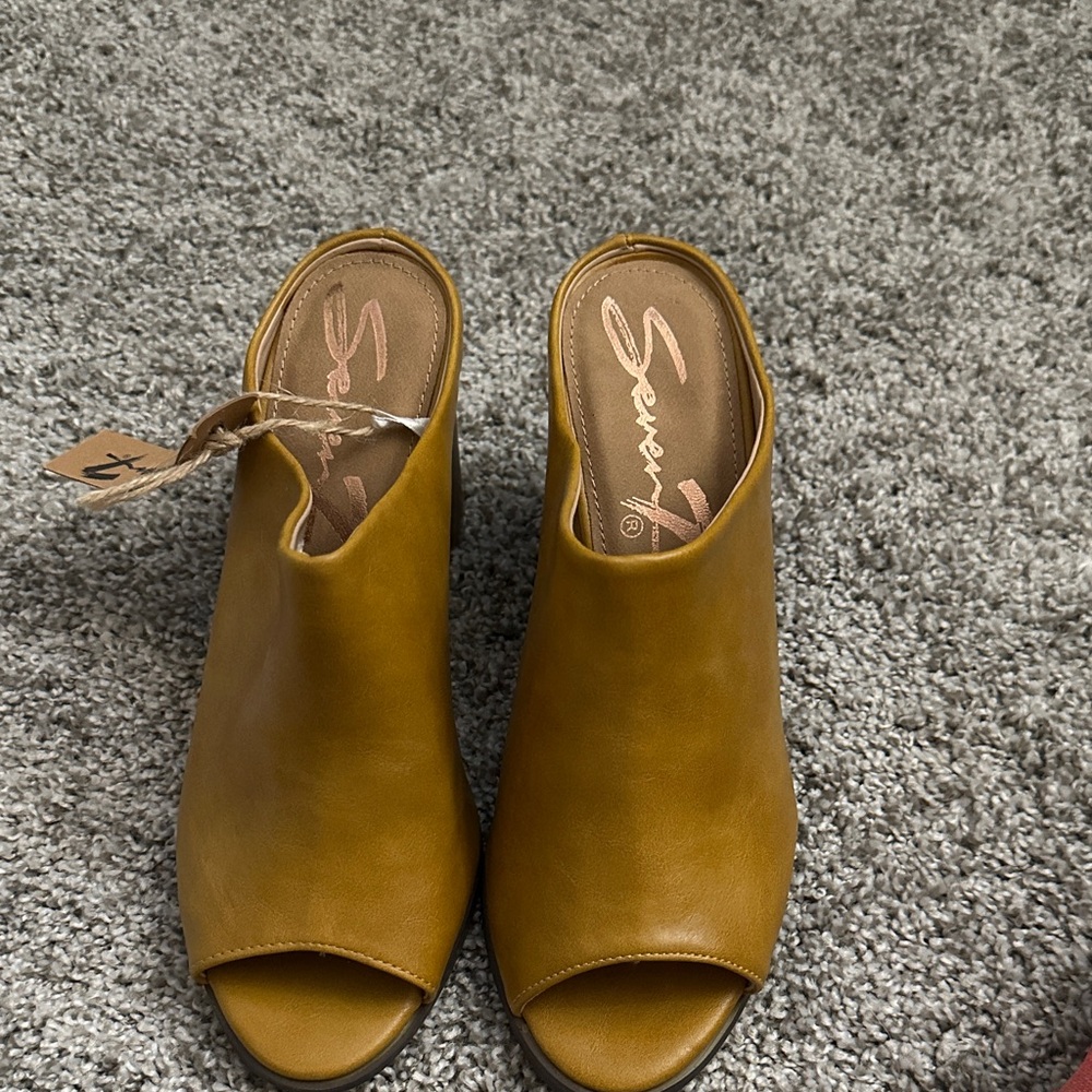 Seven7 Women's Yellow Peep-Toe Mules